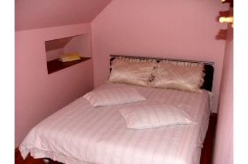 Letonia Privát Launkalne, Exterior